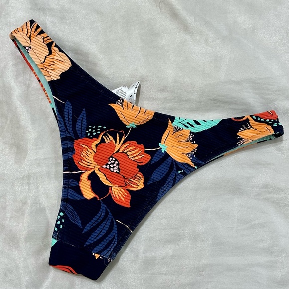 Seafolly On Vacation “V” Rio High Cut Bikini Bottoms - Picture 4 of 6